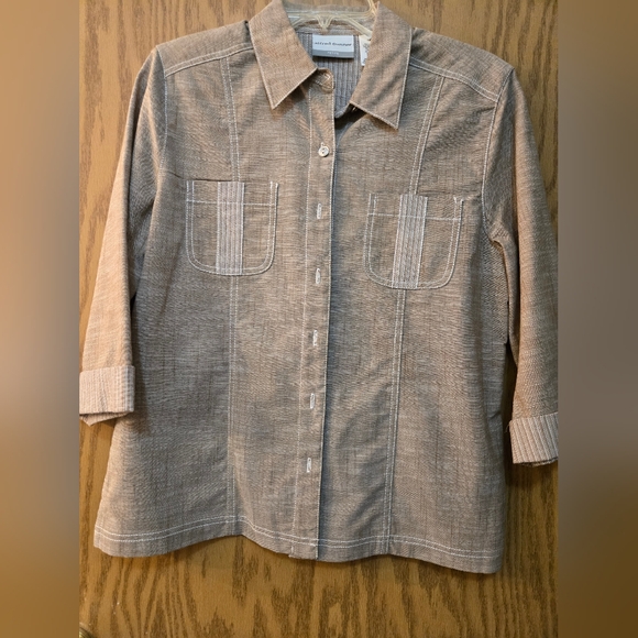 Cute light tan button up shirt/ jacket. 3/4 sleeve. Great for layering. Size 10 - Picture 1 of 5